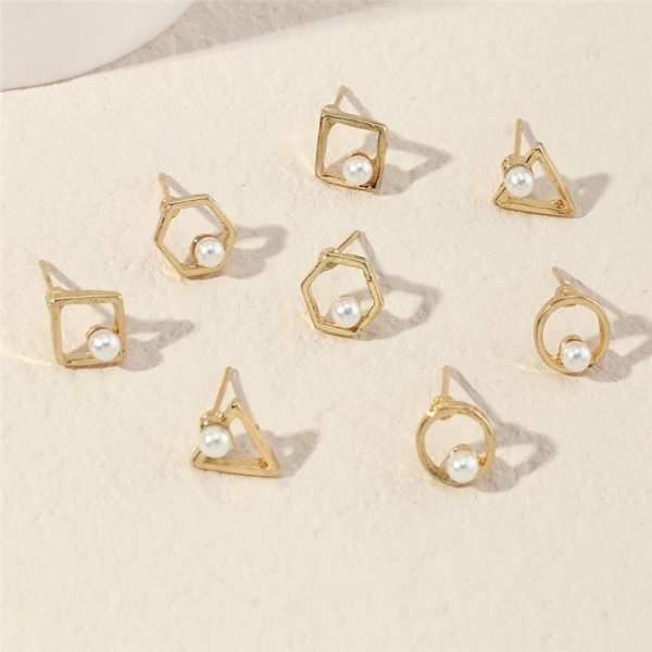 026eaa22-806e-4d92-879d-0ce69ccbb49b.jpg Personality Creative Geometric Ear Jewelry Round Square Pearl Earring Set