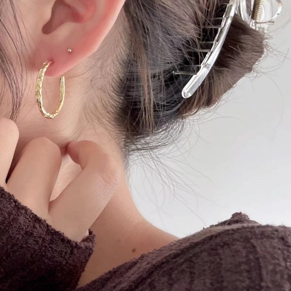 Exaggerating Unique Fashion Irregular Sculptural Feel C-shaped Circle Metal Anisotropic Large Earrings