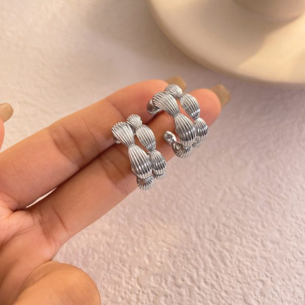 Fashion Simple Double Circle Plant Texture Ear Studs