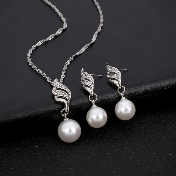 Simple Pearl Diamond Hemp Flowers Chain Earrings Necklace Jewelry Set