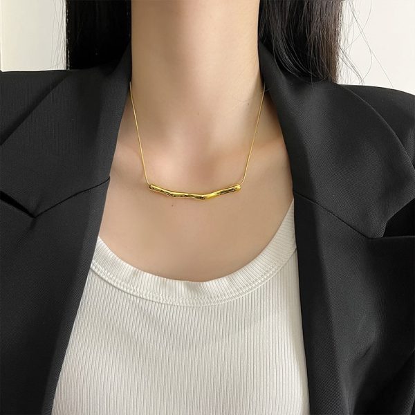 0804c86c-f964-4c49-9d6b-75fa6fa88d67.jpg Women's High-grade Irregular Pleated Titanium Steel Necklace