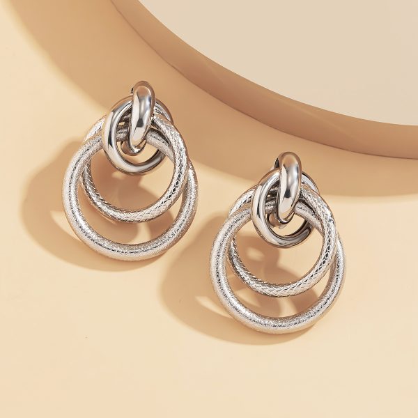 Simple And Cool Geometric Serpentine Circle Earrings