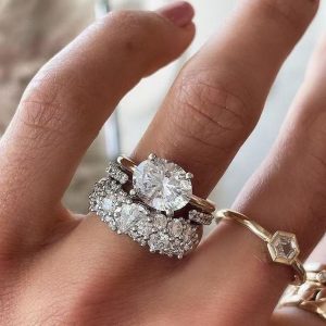 Women's Fashion Mosaic Oval Zircon Elegant Ring Three-piece Set