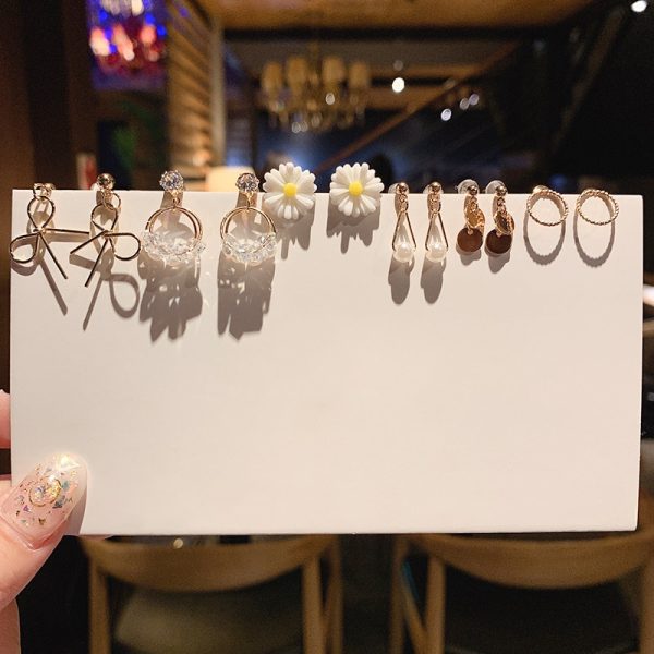 1304026150397.jpg Female earring set