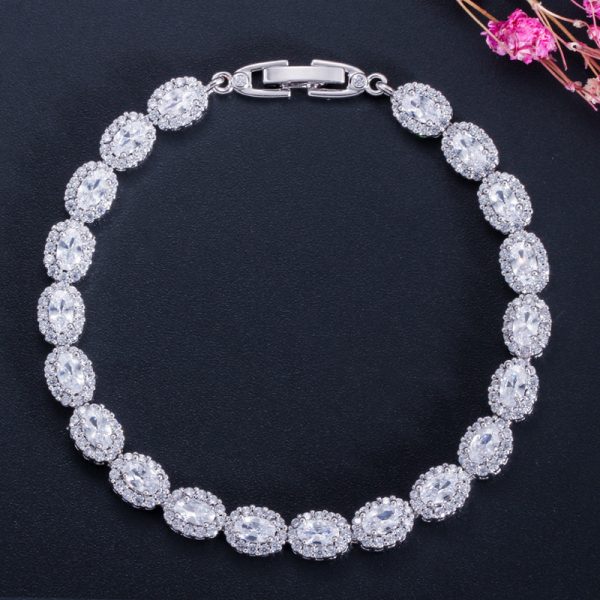 Fashion All-match Bracelet Inlaid Zircon Retro