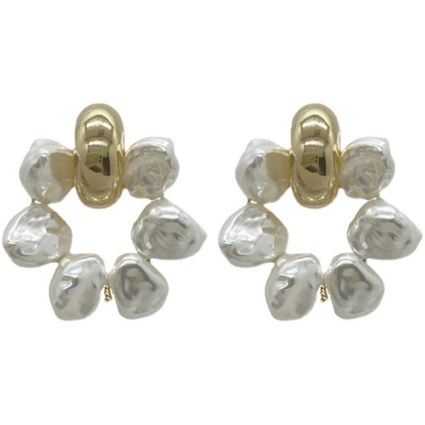 Irregular Pearl Circle Design Gold-plated Earrings For Women