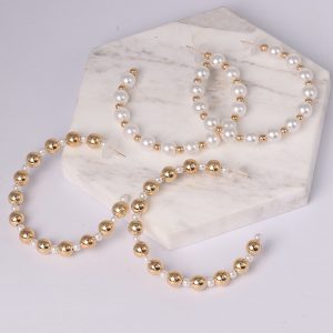 Pearl circle big earrings