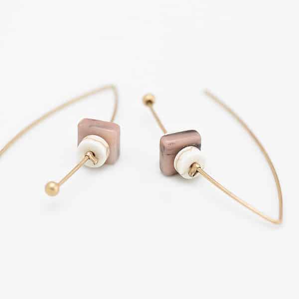 Design natural stone creative earrings