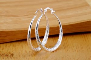Simple Small Circle Wave Pattern Earrings