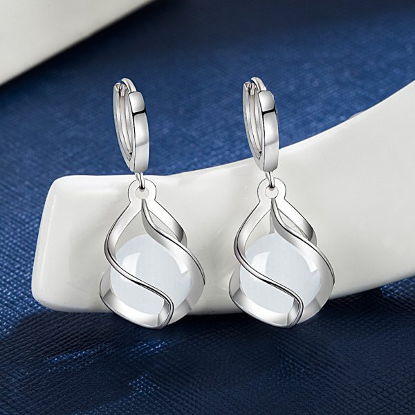 Retro Ethnic Cat's Eye Stone Ear Jewelry