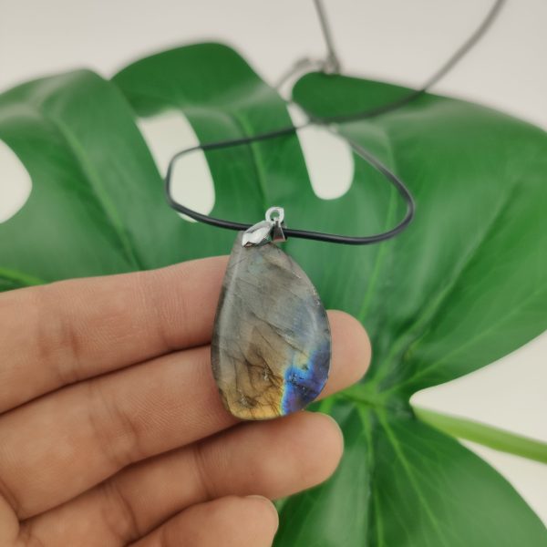 Stone Moonlight Stone Original Stone Leaf Blue Moonlight Pendant