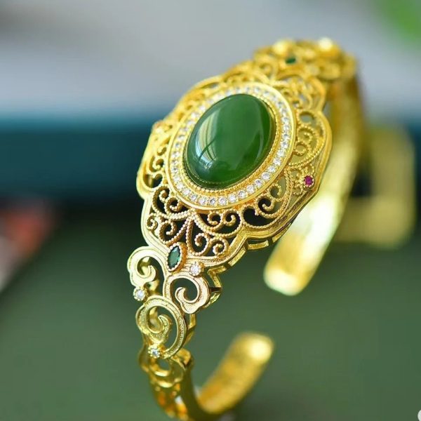 Oval Bracelet Hollow Filigree With Diamond