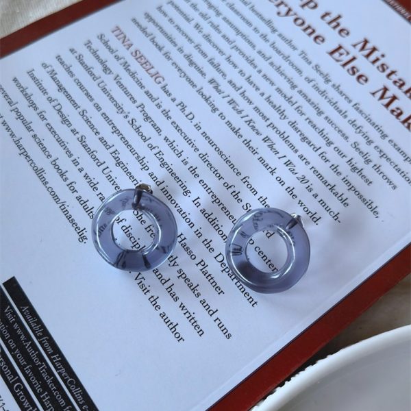 Fashion Niche Temperament Retro Circle Hollow All-match Earrings