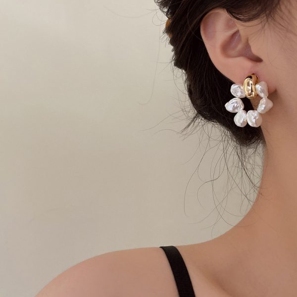 Irregular Pearl Circle Design Gold-plated Earrings For Women