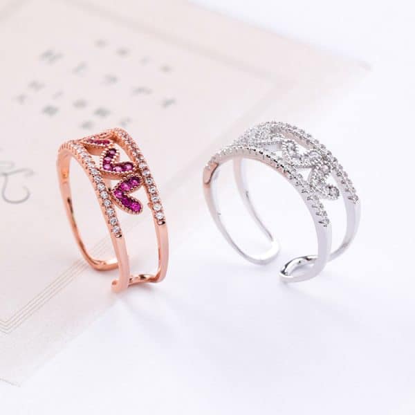 Stone heart-shaped ring student