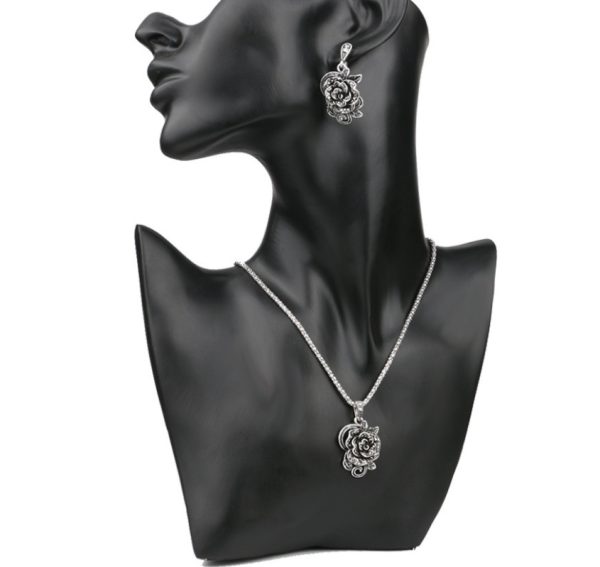 Unique creative four-piece set of inlaid gray diamond flower high-end set jewelry