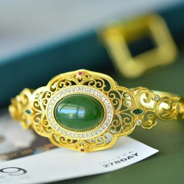 Oval Bracelet Hollow Filigree With Diamond