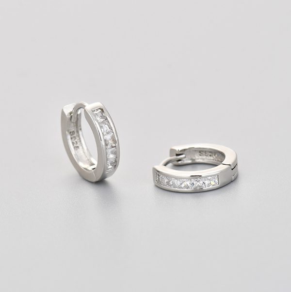 European And American Simple Circle Zircon Earrings
