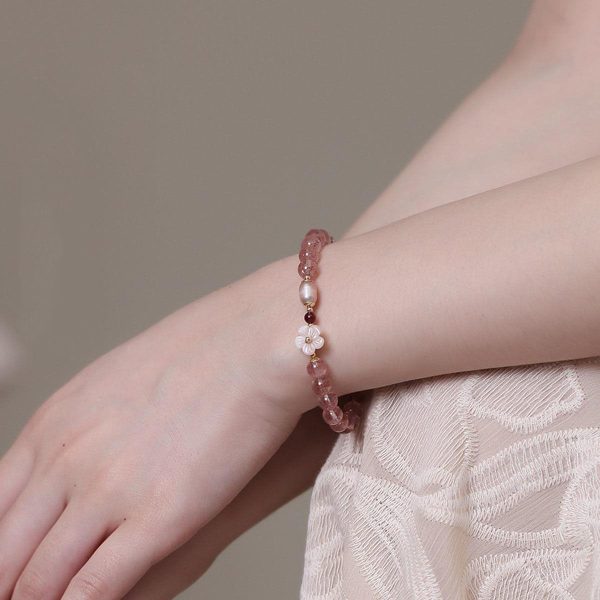 Fashion Personality Strawberry Quartz Peach Blossom Bracelet