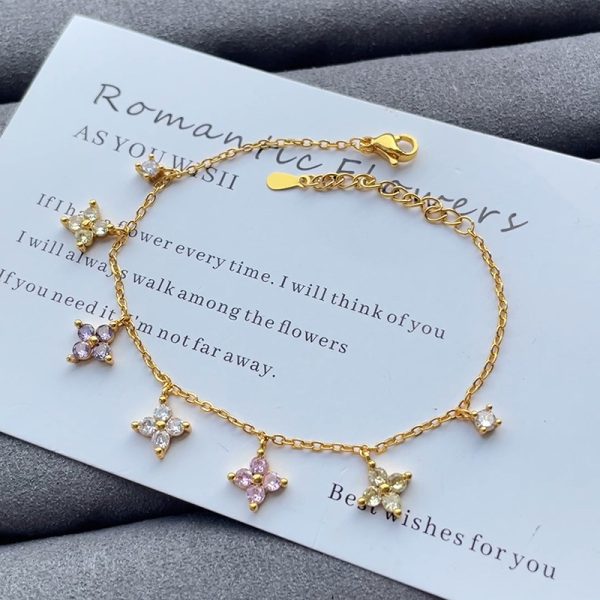 Summer Dopamine Zircon Four-leaf Clover Bracelet Female Korean Style Light Luxury High-grade Sentong Qin Net Red Student Flower Bracelet