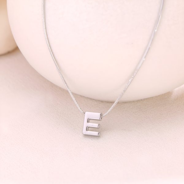 22685122-7c9c-41b6-9079-af0440921b28.jpg 18k Gold Titanium Steel Necklace With 26 English Letters