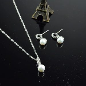 Simple Fashion Necklace Elegant Pearl Women's