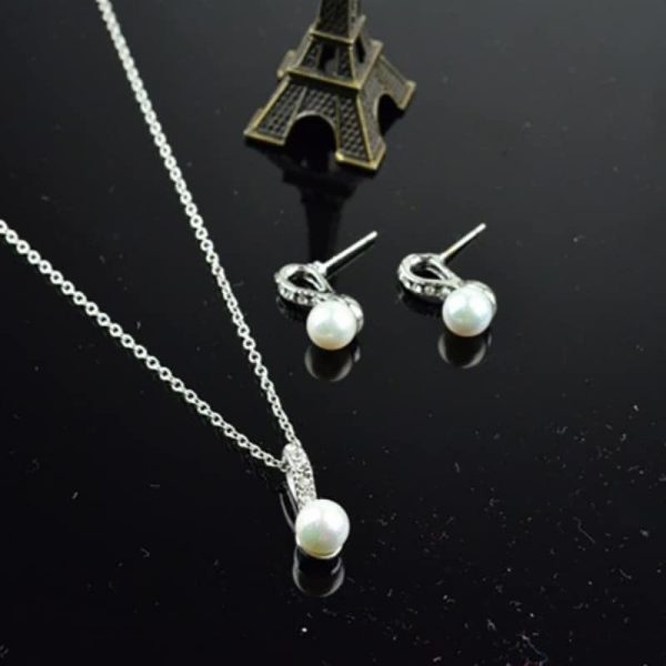 Simple Fashion Necklace Elegant Pearl Women's