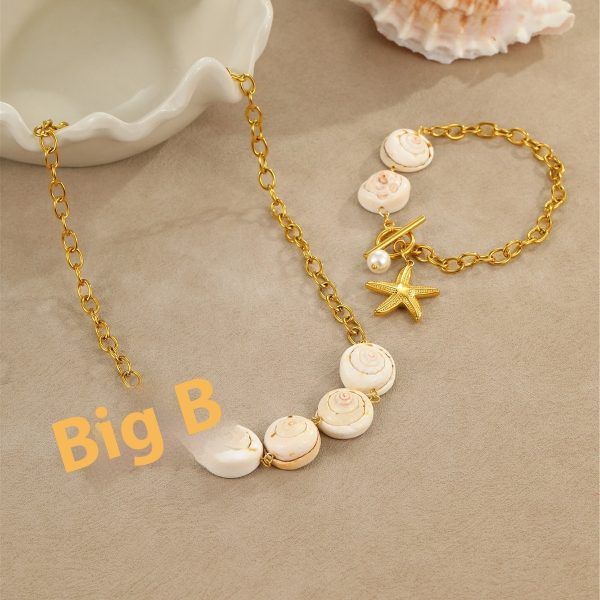 243723c7-2c30-4186-ba56-668ea65661e2_trans.jpeg Ocean Style Natural Shell Starfish Necklace Women's Stainless Steel Gold Plated