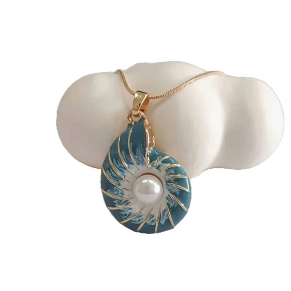 Beach Vacation Style Dripping Conch Baroque Pearl Necklace