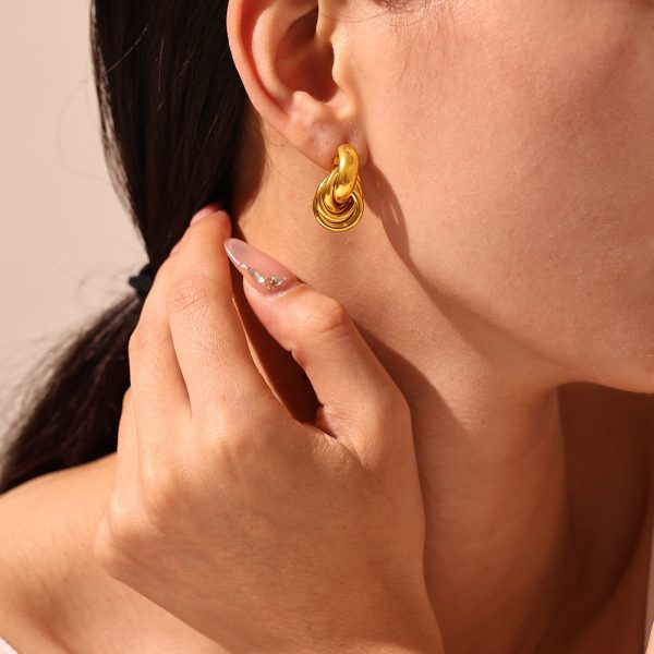 Simple Circle Line Winding Ear Studs
