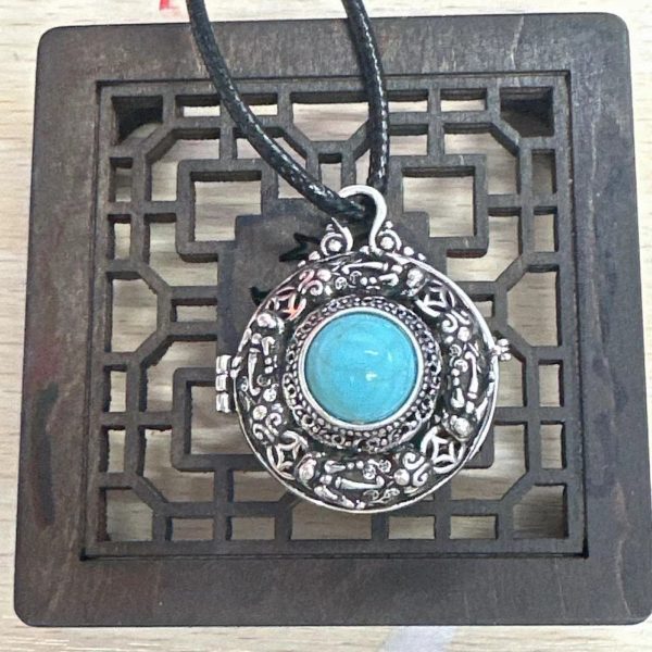 Turquoise Women's And Women's Retro Style Personality Creative Necklace