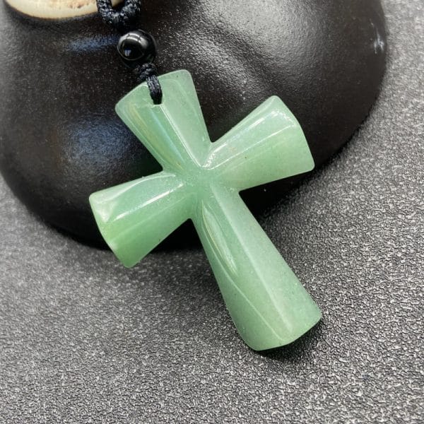 Natural Stone Christmas Gift Agate Woven Semi-precious Stone Cross Necklace