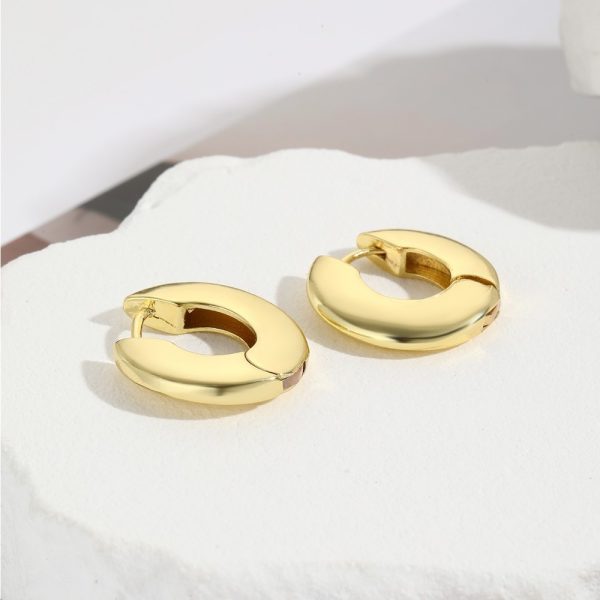 Europe And The United States Wind Tide Copper Colour-retaining Electroplating Hollow Glossy Earrings Female Ornaments Round Half Empty Stars Plain Circle Earrings Buckle