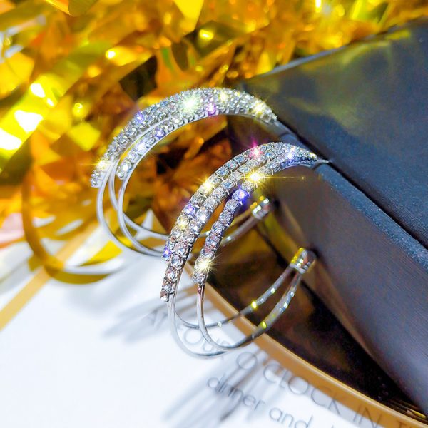 Exaggerated Full Diamond C-shaped Ear Ring Geometric Circle