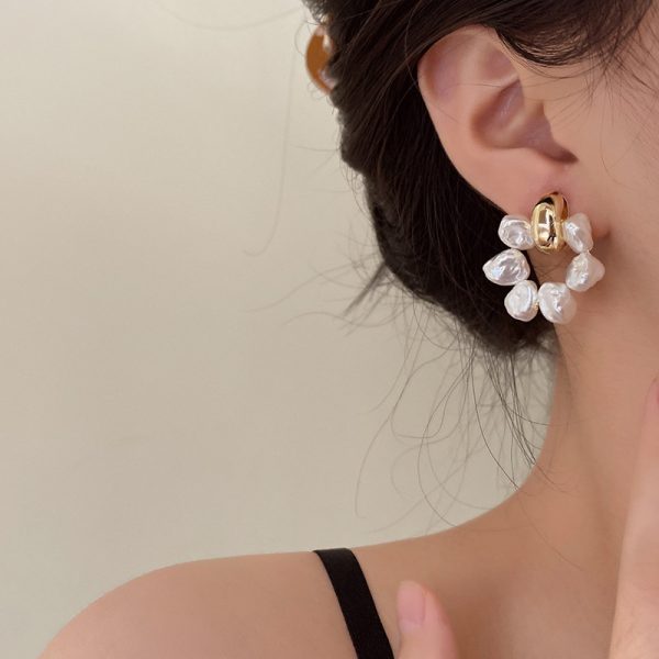 Irregular Pearl Circle Design Gold-plated Earrings For Women