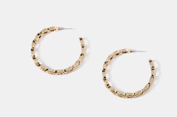 European And American Circle Cold Wind Stud Earrings Are Popular