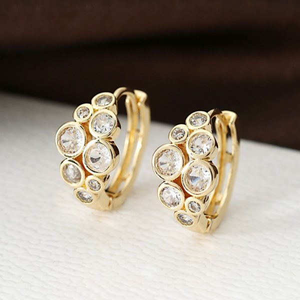 High-grade Circle Inlaid Zircon Female Earrings Light Luxury All-matching
