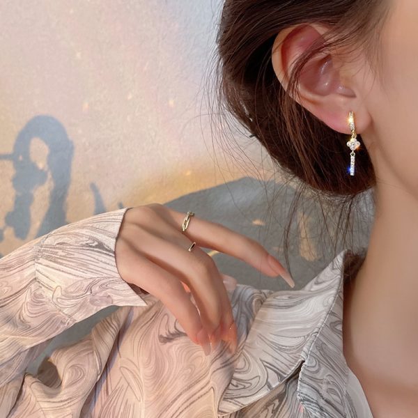 Small And Delicate Six Piece Ear Buckle Set