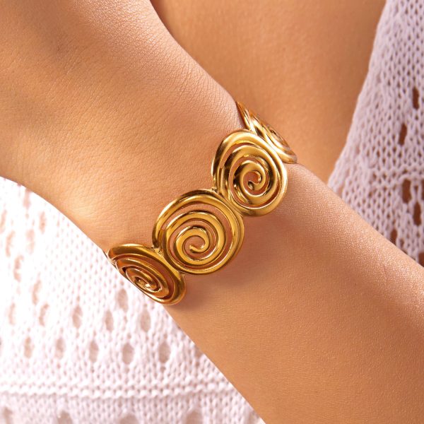 Exquisite And Versatile Creative Style Flower Temperament Cuff Bracelet