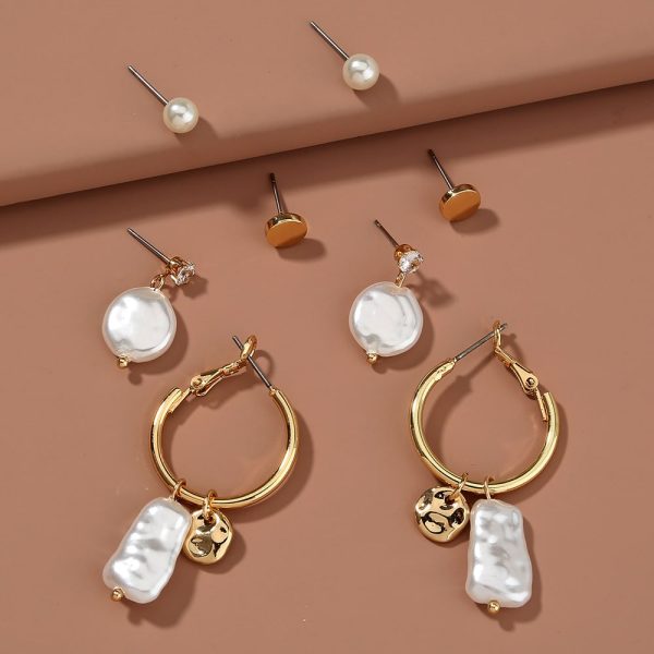 33671d06-6a0c-4add-b9a0-fbcb2cf4e22a.jpg Creative and fashionable four-piece set of special-shaped Imitation Pearl earrings