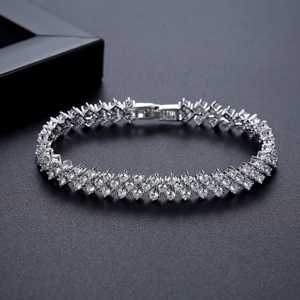 Copper Inlaid Zircon Crystal Bracelet Fashion Simple