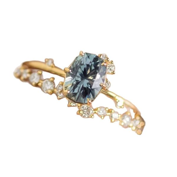 Fashion Gold Plated Ornament Inlaid Green Zircon Ring