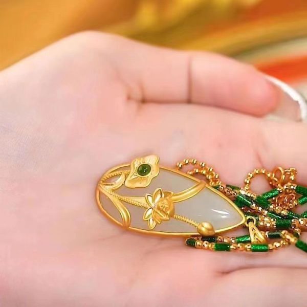 Water Drop Pendant Necklace Female Lotus Leaf Retro Fashion Elegance Clavicle Chain