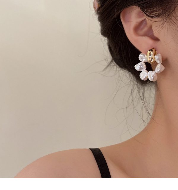 Irregular Pearl Circle Design Gold-plated Earrings For Women