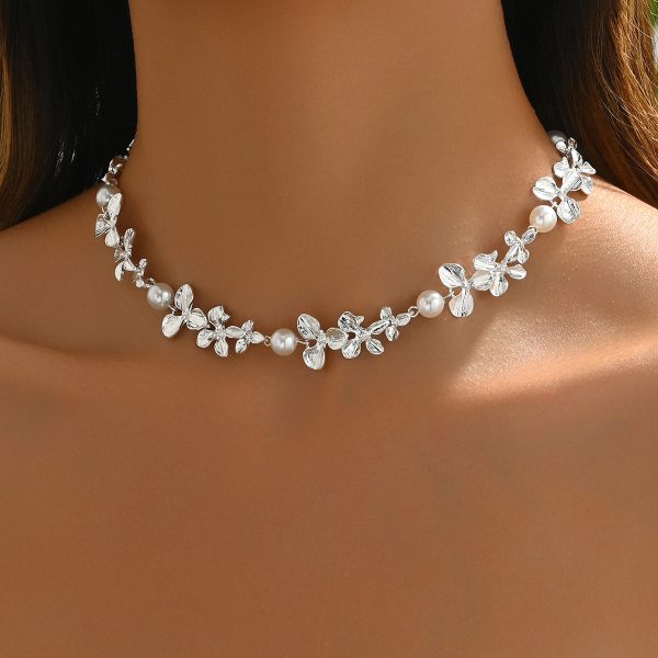 Bright Silver Flower Pearl Curved Needle Necklace