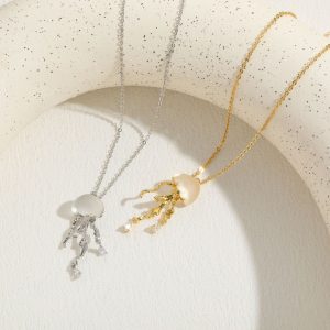 Temperament Entry Lux Jellyfish Pendant Necklace