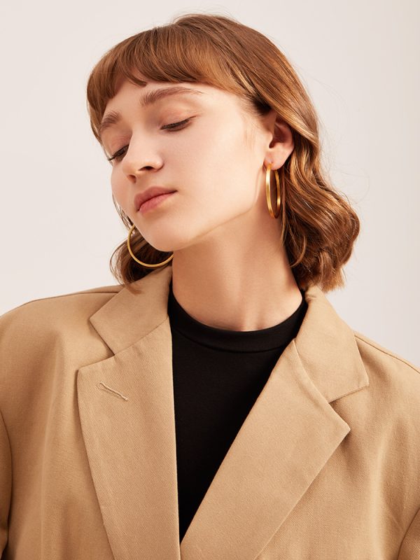French minimalist circle ear buckle