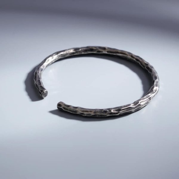 Vintage Distressed Cylindrical Simple Opening Bracelet