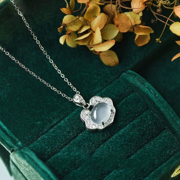 Chalcedony Special Design All-match Safety Lock Necklace