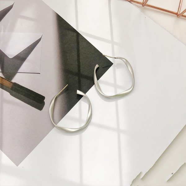 Exaggerated Circle Earrings Female Korean Temperament Simple